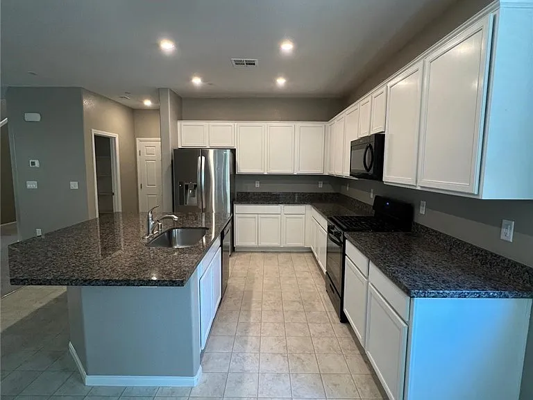 6071 Castle Gardens Ave — Photo 8