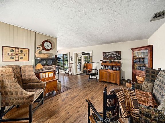 5th image of 3917 Donald Ave