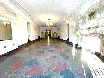 Rented by R New York