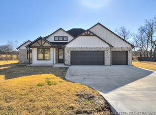 12 Cripple Creek Rd, Pryor, OK 74361