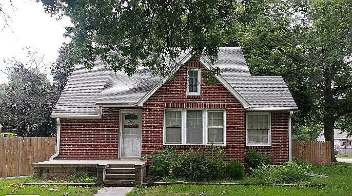 1st image of 1300 N Blackburn Ave