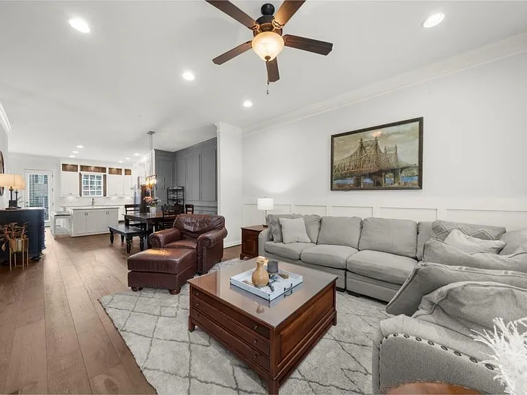 410 Rose Garden Ln — Photo 12