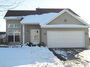 716 Redwood Ct, Genoa, IL 60135