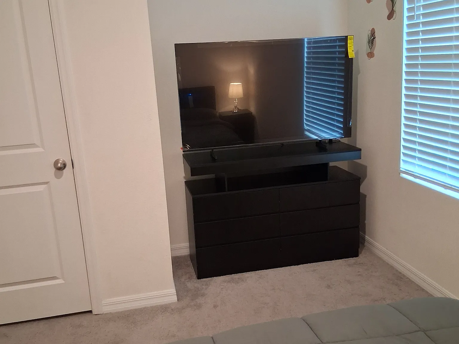 1 bed, 2447 sqft, $825 — Photo 4