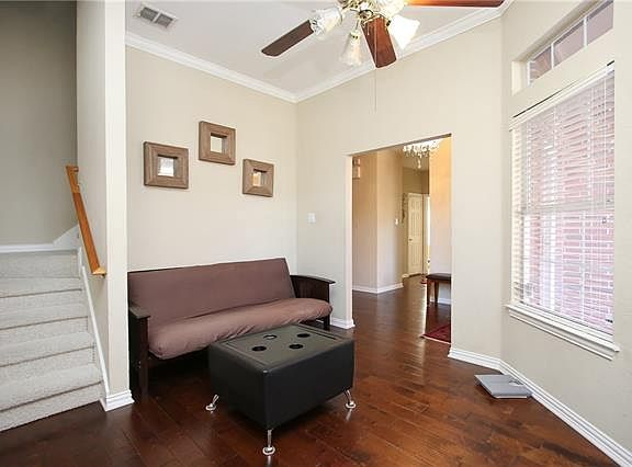 5th image of 441 Waterview Dr