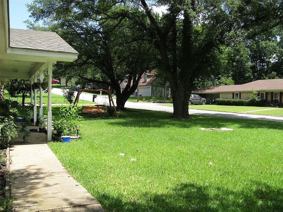 1st image of 101 N Meadowbrook Dr