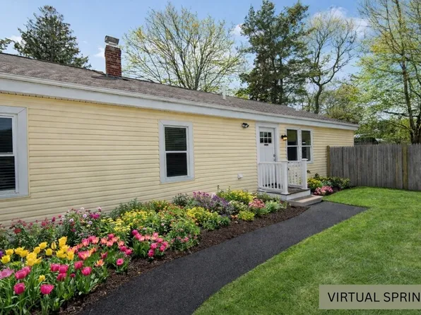 60 Martin St, Buzzards Bay, MA 02532