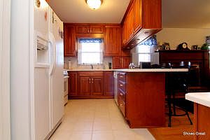 5th image of 4718 Brookwood Dr