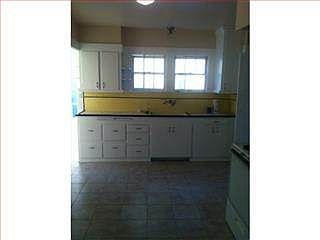 4th image of 1315 Singletary Ave