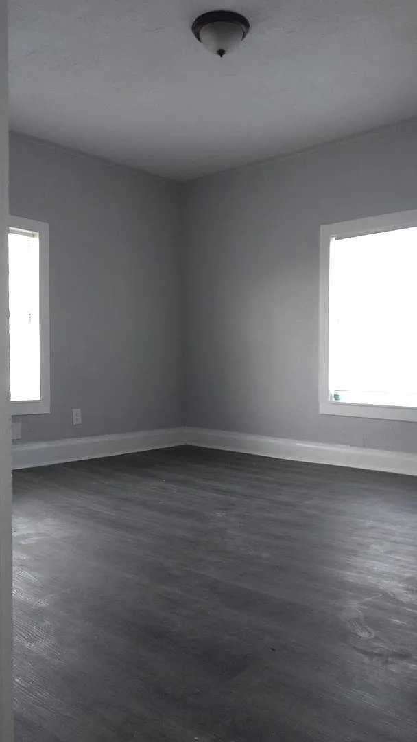 1 bed, 1.0 bath, 2436 sqft, $1,100 — Photo 3