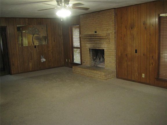 5th image of 405 Grace Dr