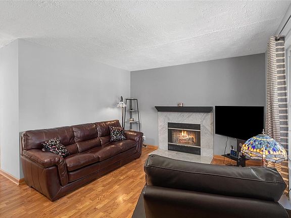 5th image of 510 W Essex Ave