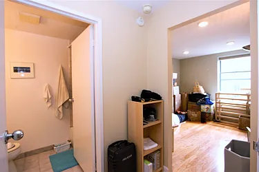 Rented by R New York