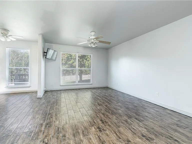 2551 Turner Way — Photo 5