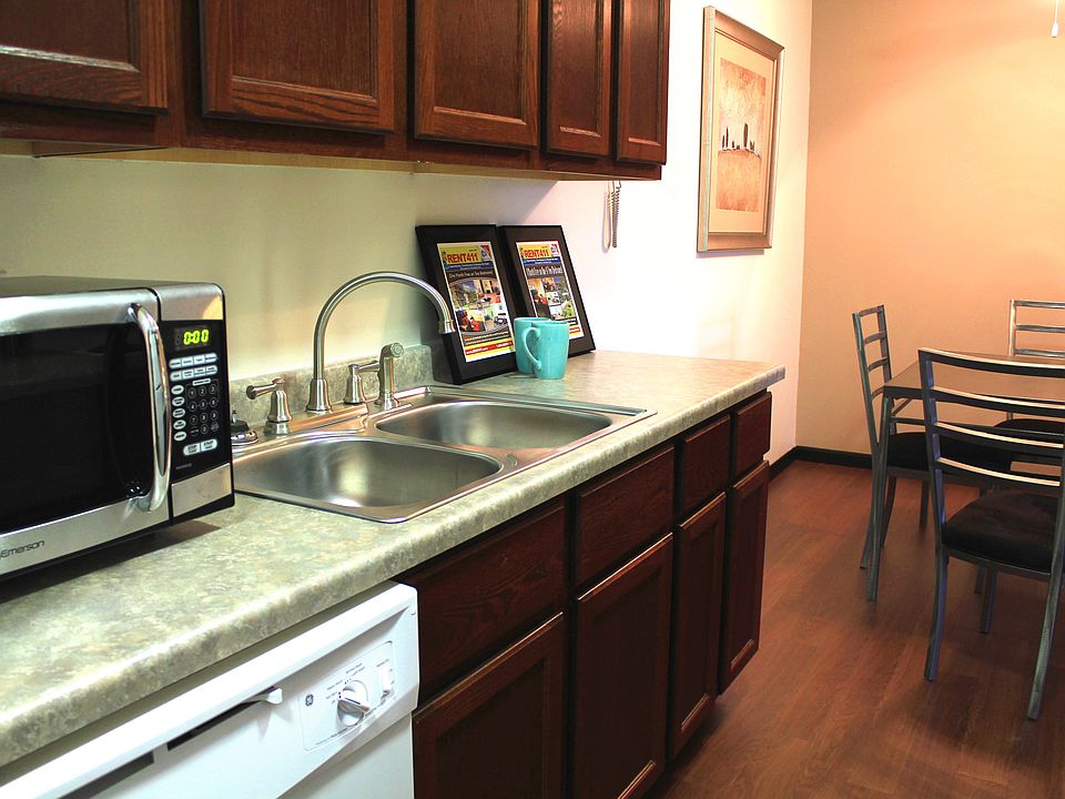 Sage Park Apartments ; Kitchen ; Dining