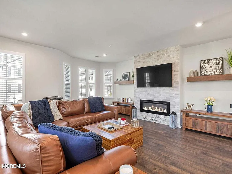 1705 Evans Ln — Photo 15