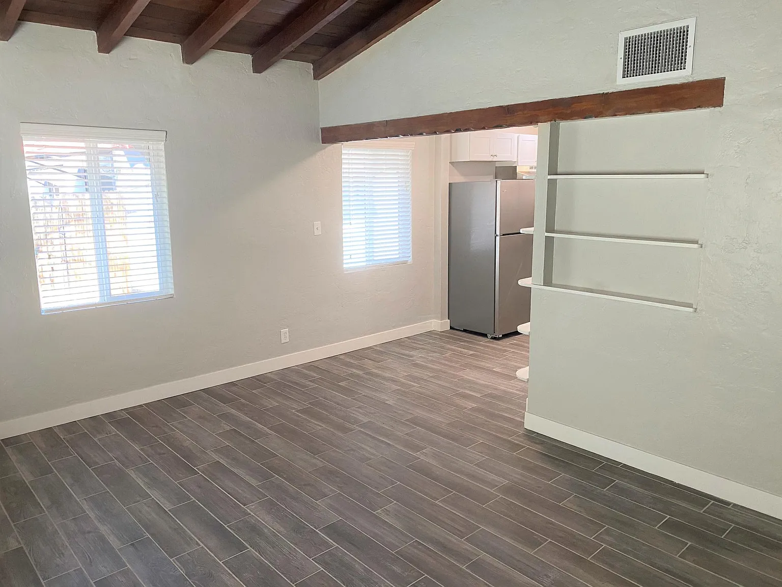 134 N Santa Rita Ave — Photo 3