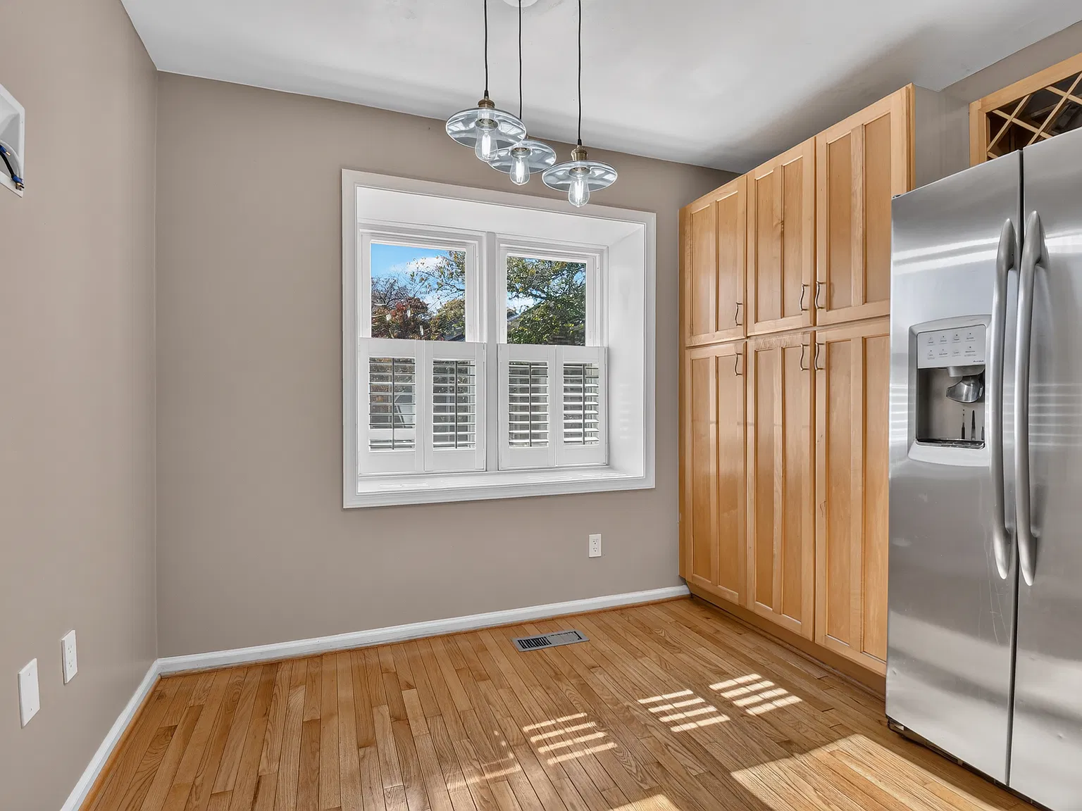 4 bed, 3.5 bath, 2400 sqft, $4,250 — Photo 4