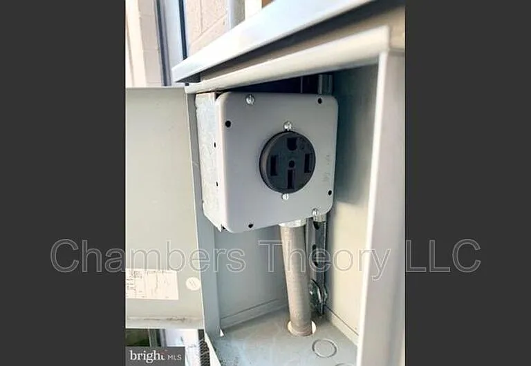 2357 Champlain St NW #102 — Photo 38