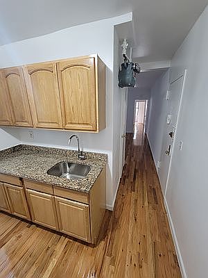 4th image of 124 Sherman Ave APT 11