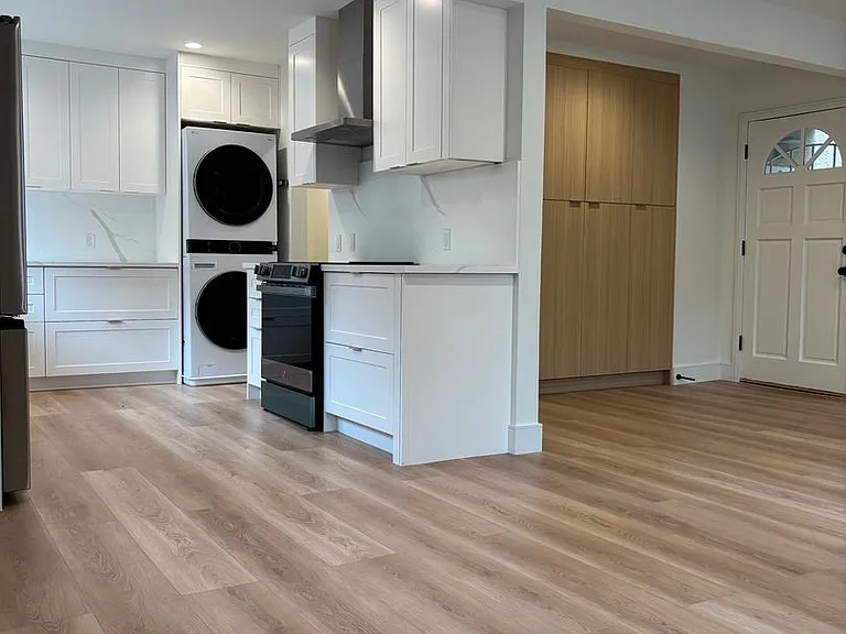 124 Rees St — Photo 17