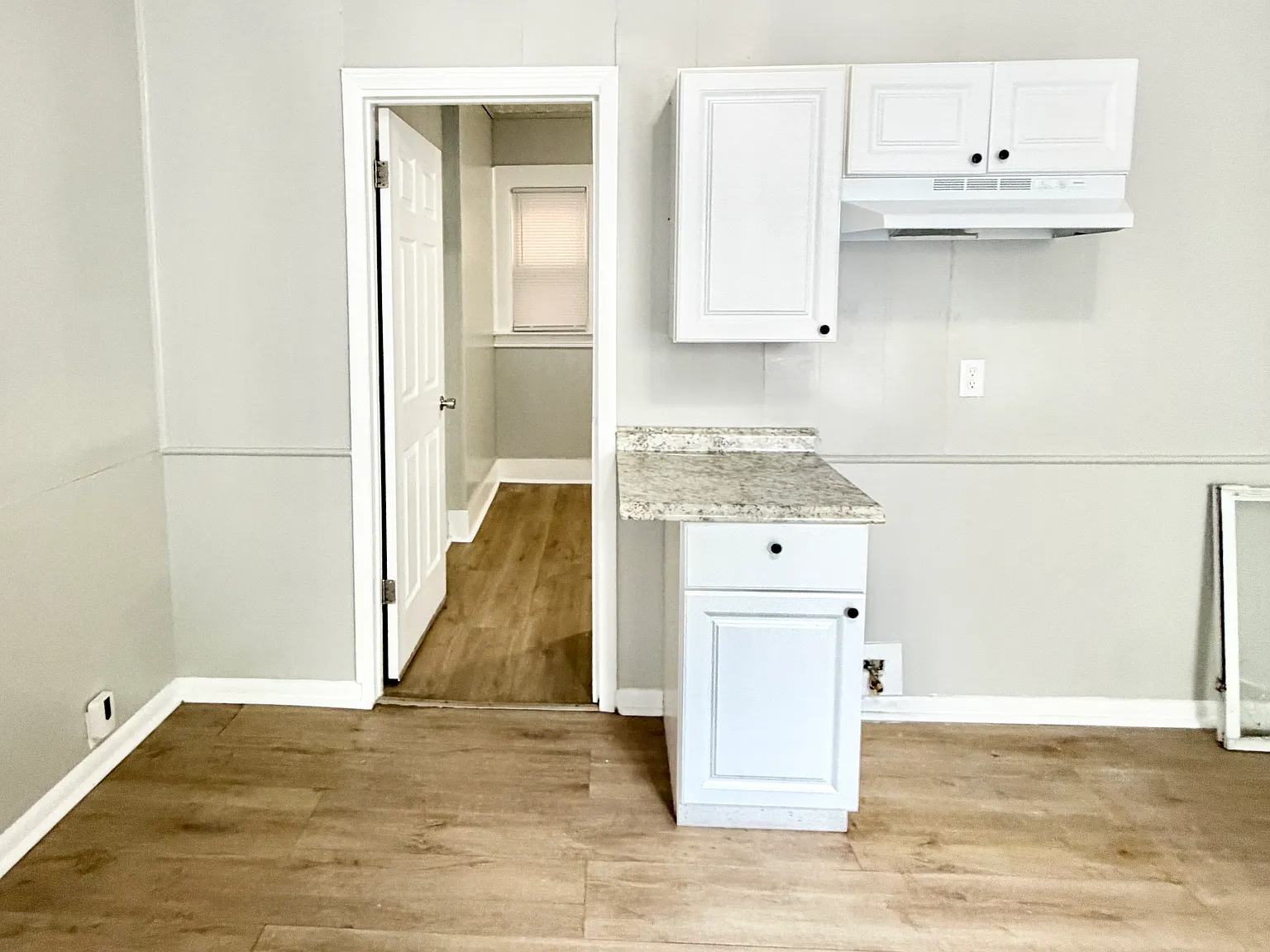 2 bed, 900 sqft, $1,425 — Photo 2