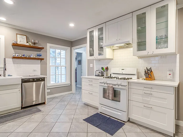 3619 Winston Rd — Photo 13