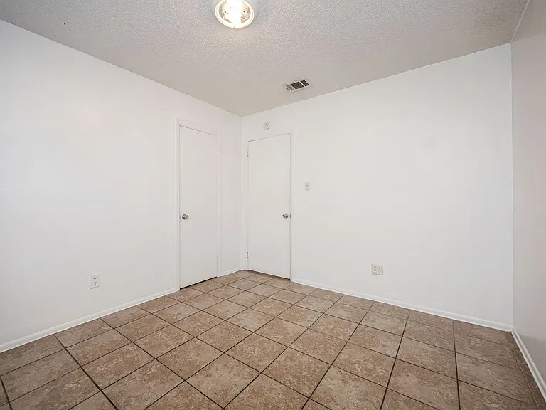 5612 Rose Dr — Photo 17