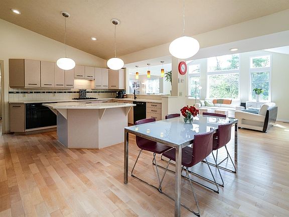 5th image of 3880 Penberton Dr