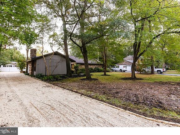 3rd image of 6993 Atlanta Cir
