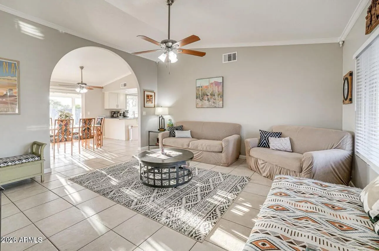 3 bed, 2.0 bath, 1648 sqft, $2,500 — Photo 4