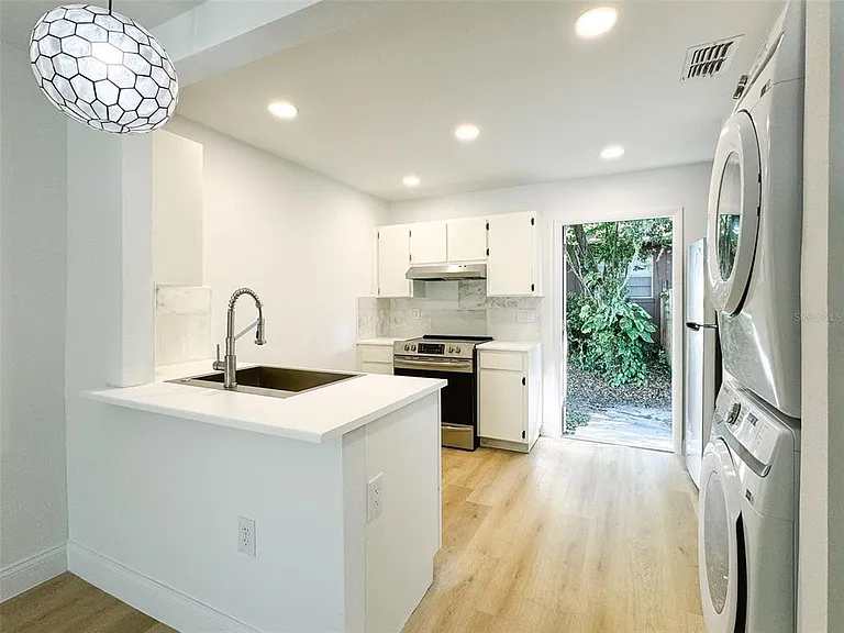 722 Angelina Ln — Photo 5