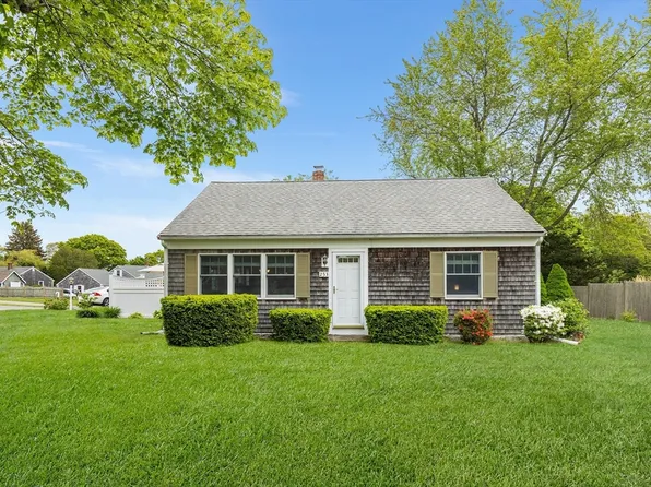 253 Gifford St, Falmouth, MA 02540