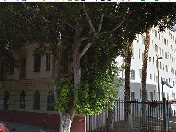3rd image of 1332 S Hope St