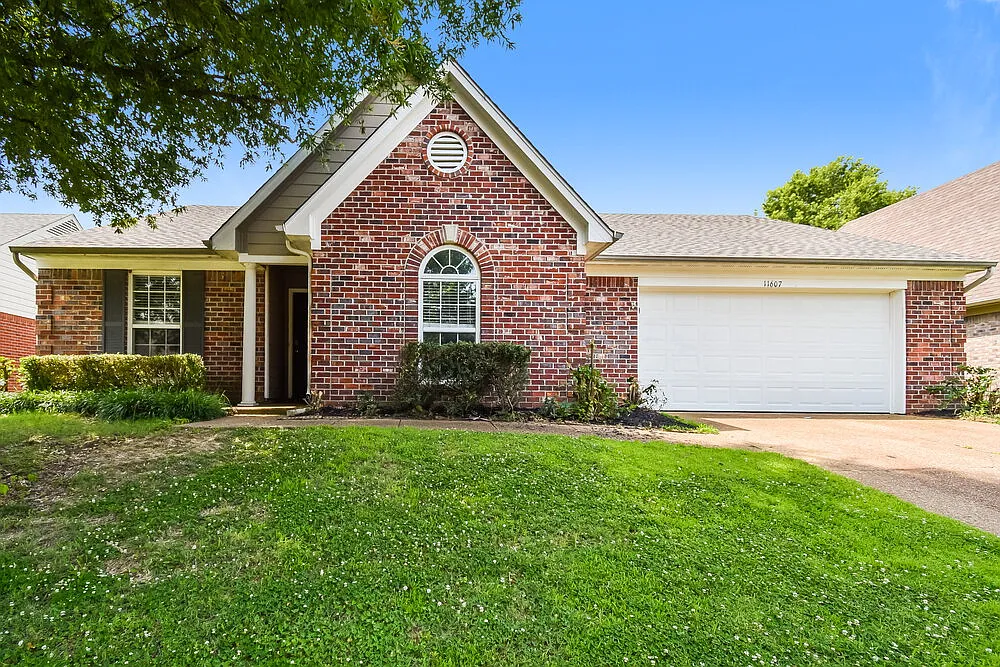 3 bed, 2.0 bath, 1700 sqft, $3,410 — Photo 1