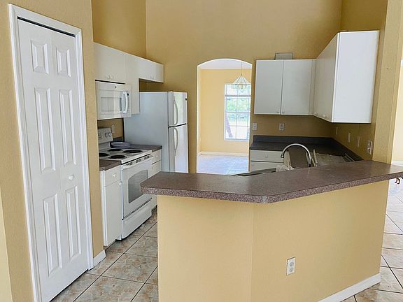 5th image of 427 Eagle Dr