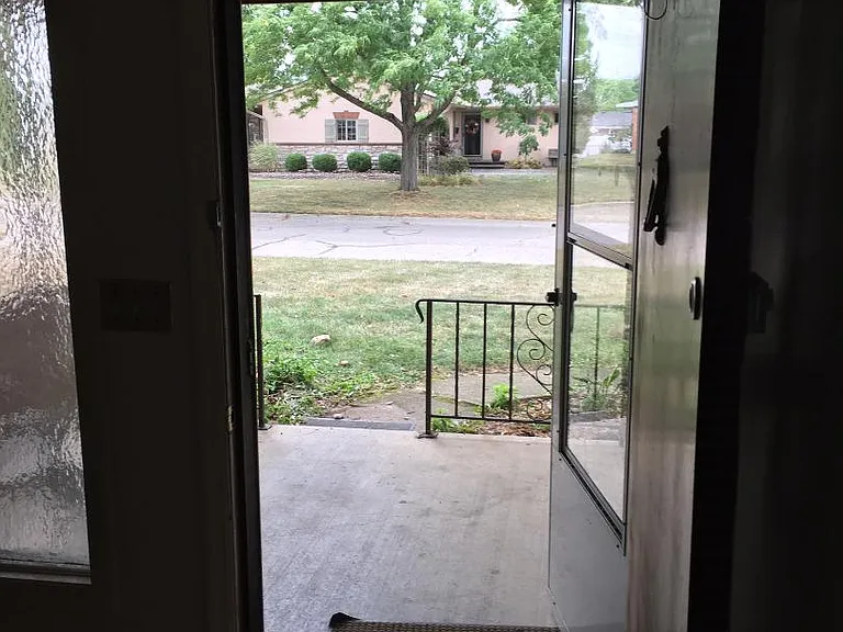 1239 Bradshire Dr — Photo 7