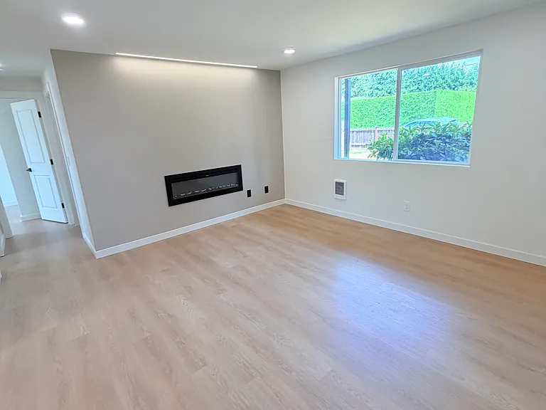 222 Chicago Blvd S #A — Photo 1