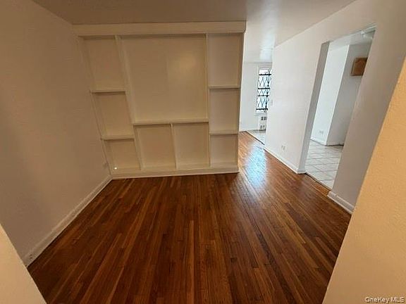 5th image of 87-20 175th St