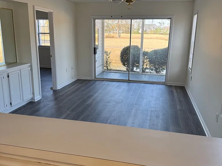 597 Blue River Ct #Court;-unit 2 — Photo 4