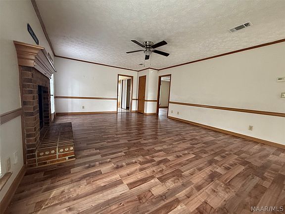 3rd image of 3444 Wickham Rd