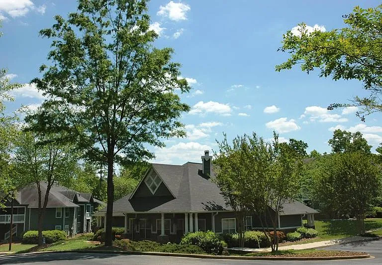 Argyle Place Apartment Homes — Photo 1