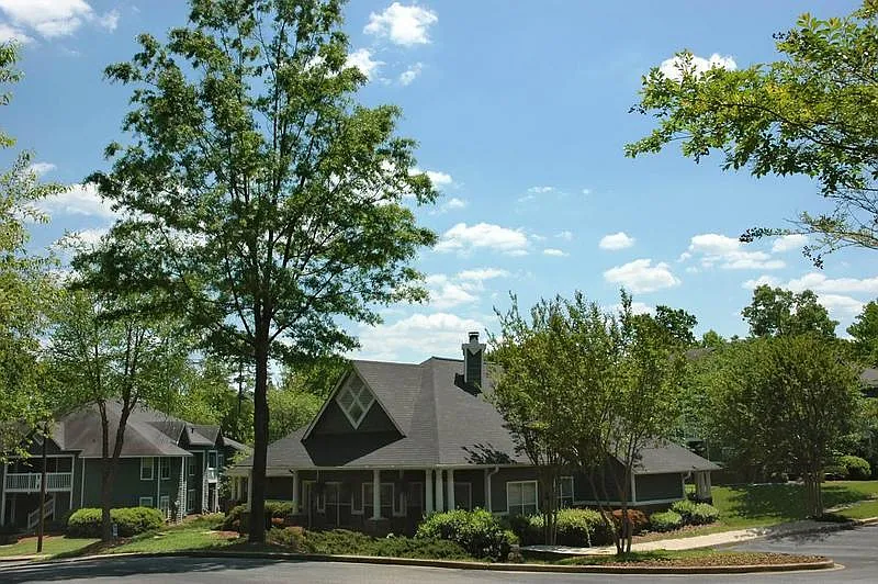 Argyle Place Apartment Homes