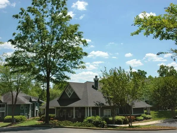 Argyle Place Apartment Homes, 2830 16th St NE #6d9de8ca1, Hickory, NC 28601