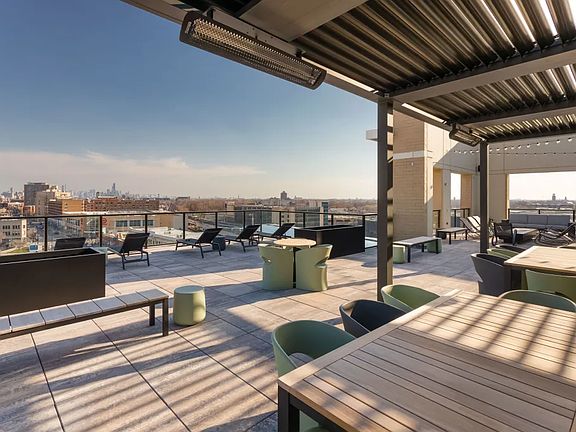 5th image of 4612 N Broadway St #402