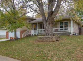 700 SW Morningside Rd, Topeka, KS 66606