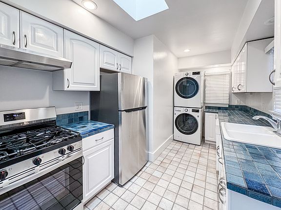 4th image of 420 Palisades Ave #A