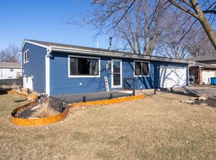 318 W Oak St, Eldridge, IA 52748