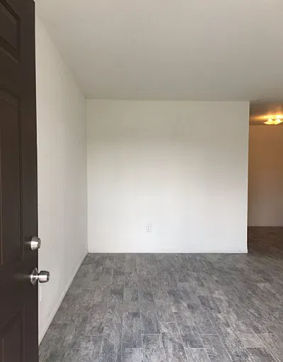 2 bed, 758 sqft, $950 — Photo 2