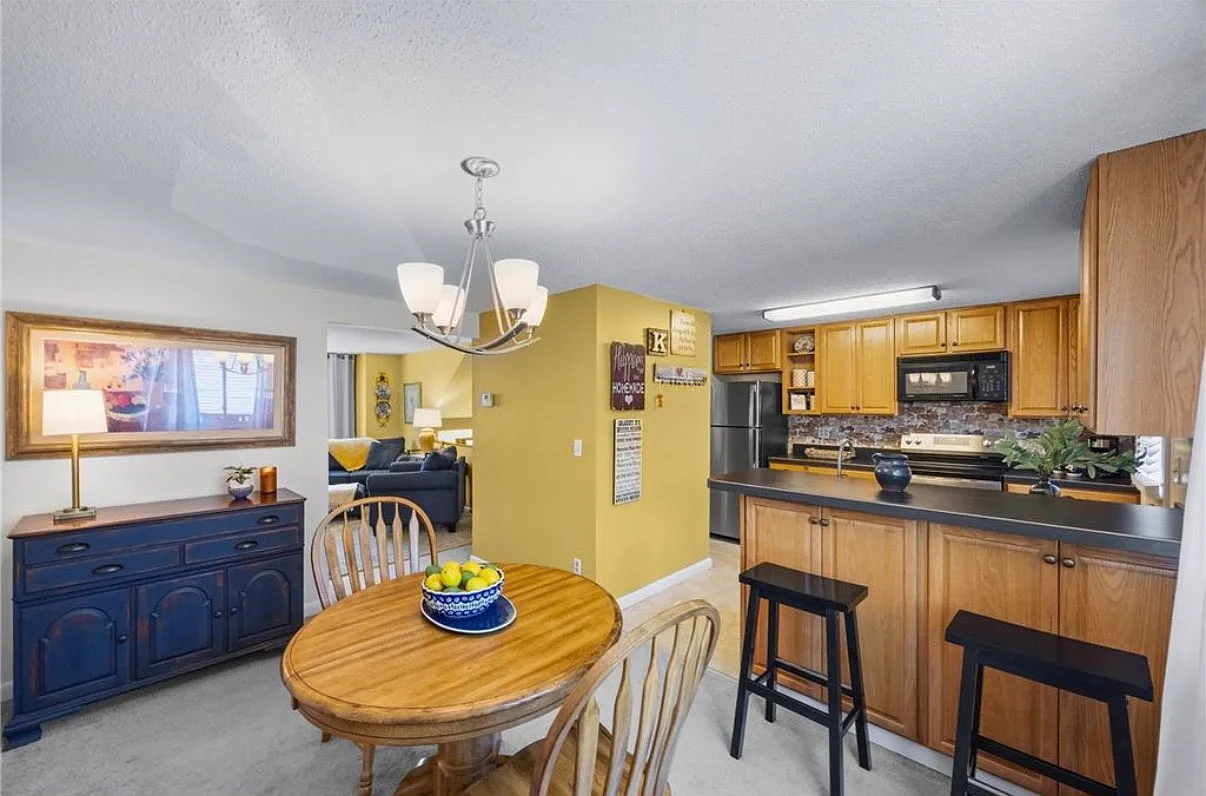 2 bed, 1072 sqft, $2,250 — Photo 2